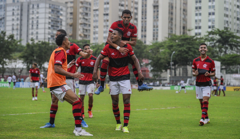 Matheus França decide em dois minutos e Flamengo elimina Vasco do Brasileirão Sub-20