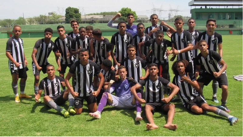Botafogo vence Vasco fora de casa pelo Carioca Sub-15