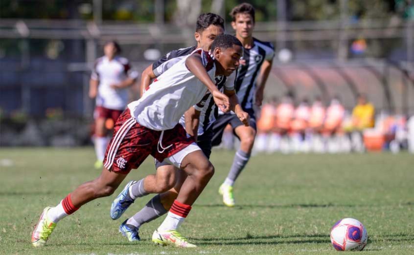 Flamengo e Botafogo empatam por 0 a 0 na ida da semifinal do Carioca Sub-15