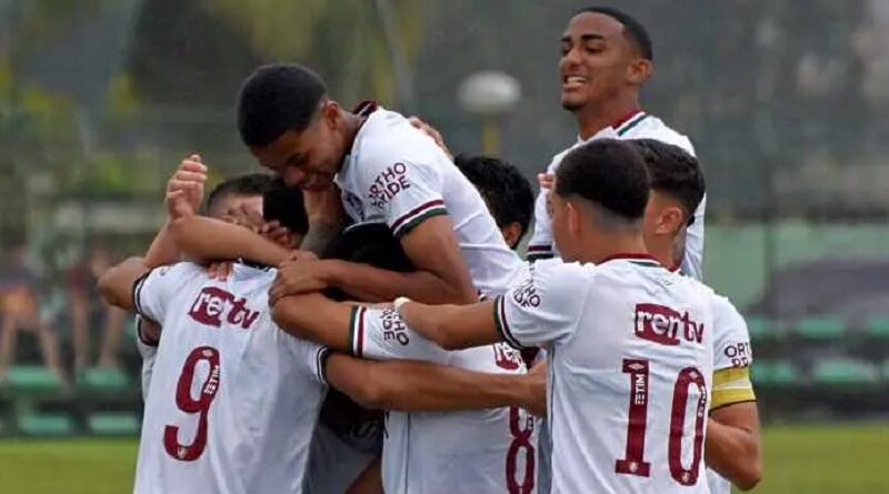 Fluminense goleia e põe um pé na final do Carioca Sub-17