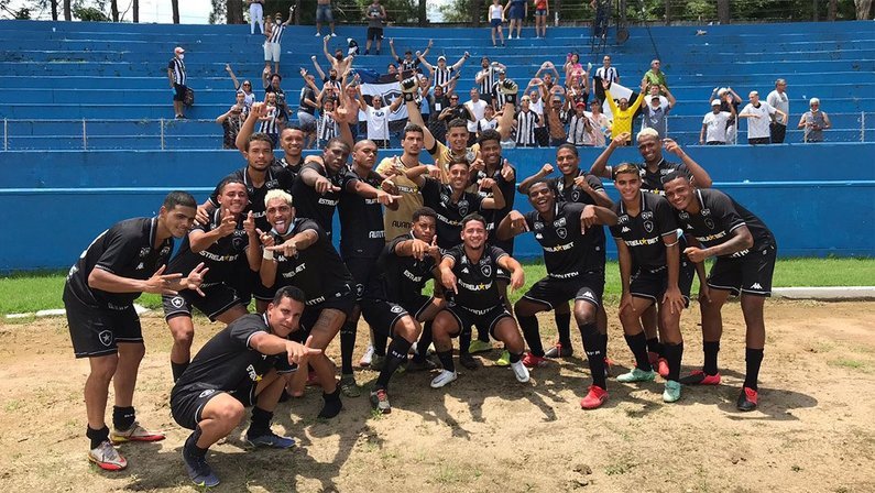 Nos pênaltis, Botafogo garante vaga nas oitavas da Copa SP