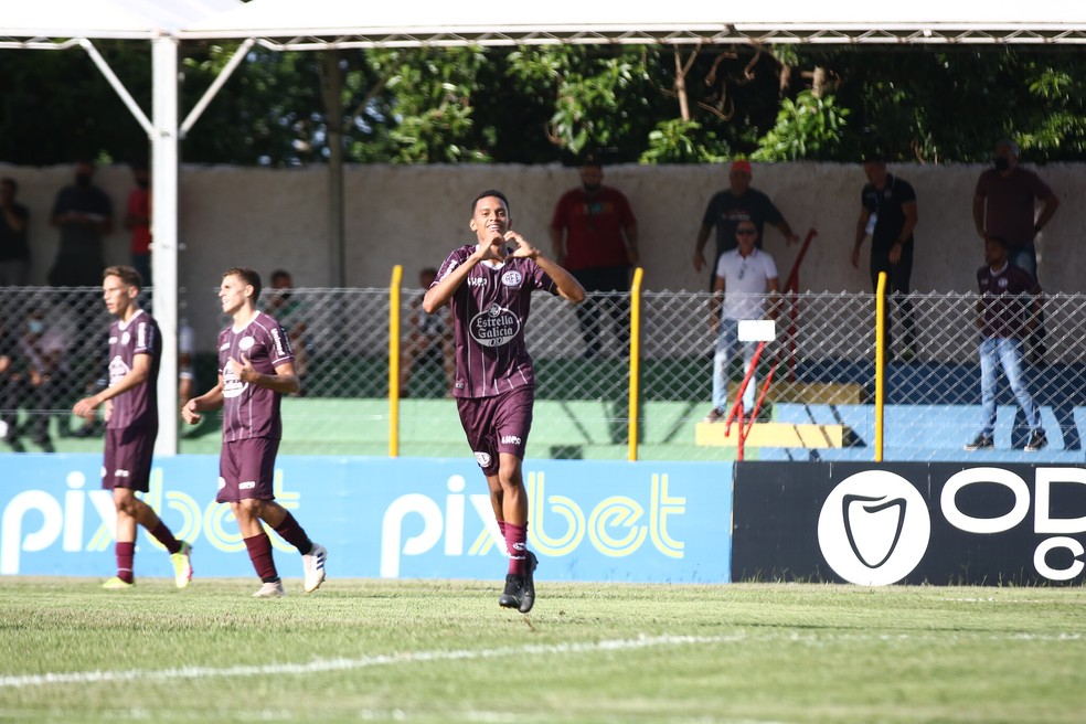 Nos pênaltis, Ferroviária bate Nova Iguaçu e segue na Copa SP