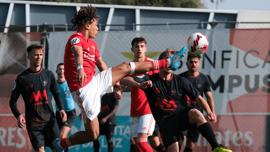 Benfica faz nova vítima e segue 100% na fase final do Português Sub-23