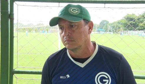 Goiás demite técnico e rescinde com jogadores do sub-20