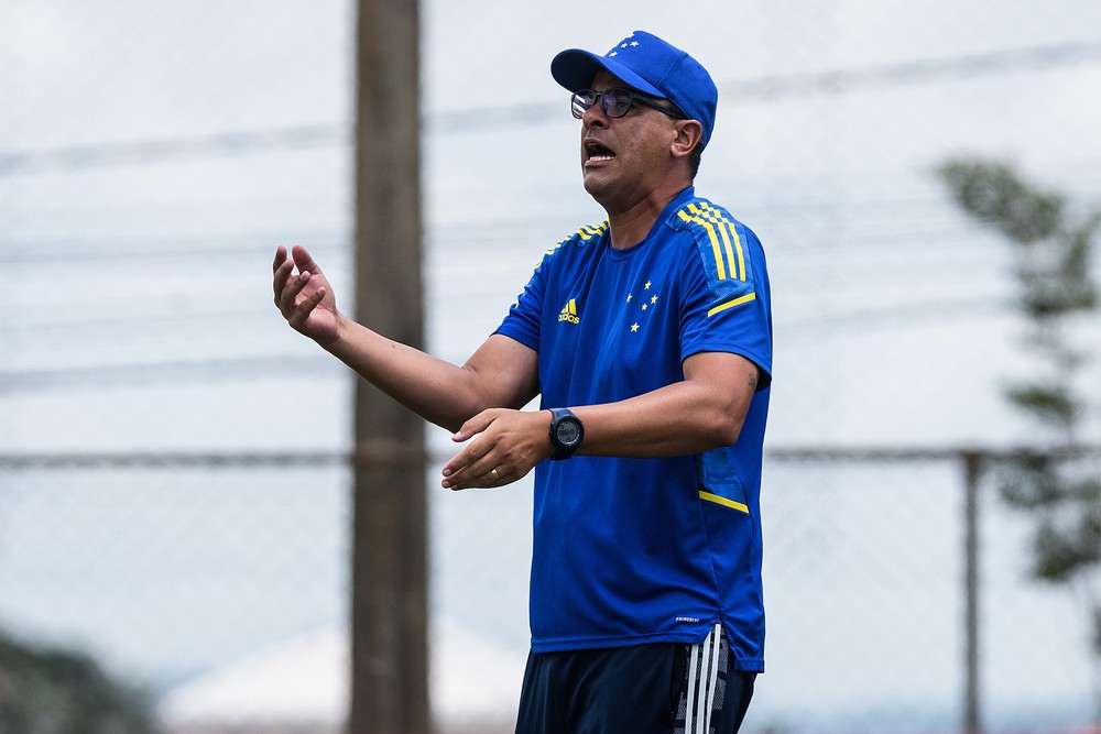 Técnico Mário Henrique é demitido pelo Cruzeiro
