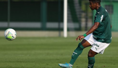 Palmeiras rescinde contrato com atacante do time sub-20