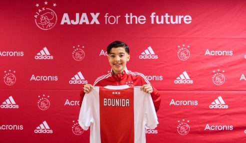 Ajax-HOL contrata joia belga de apenas 16 anos