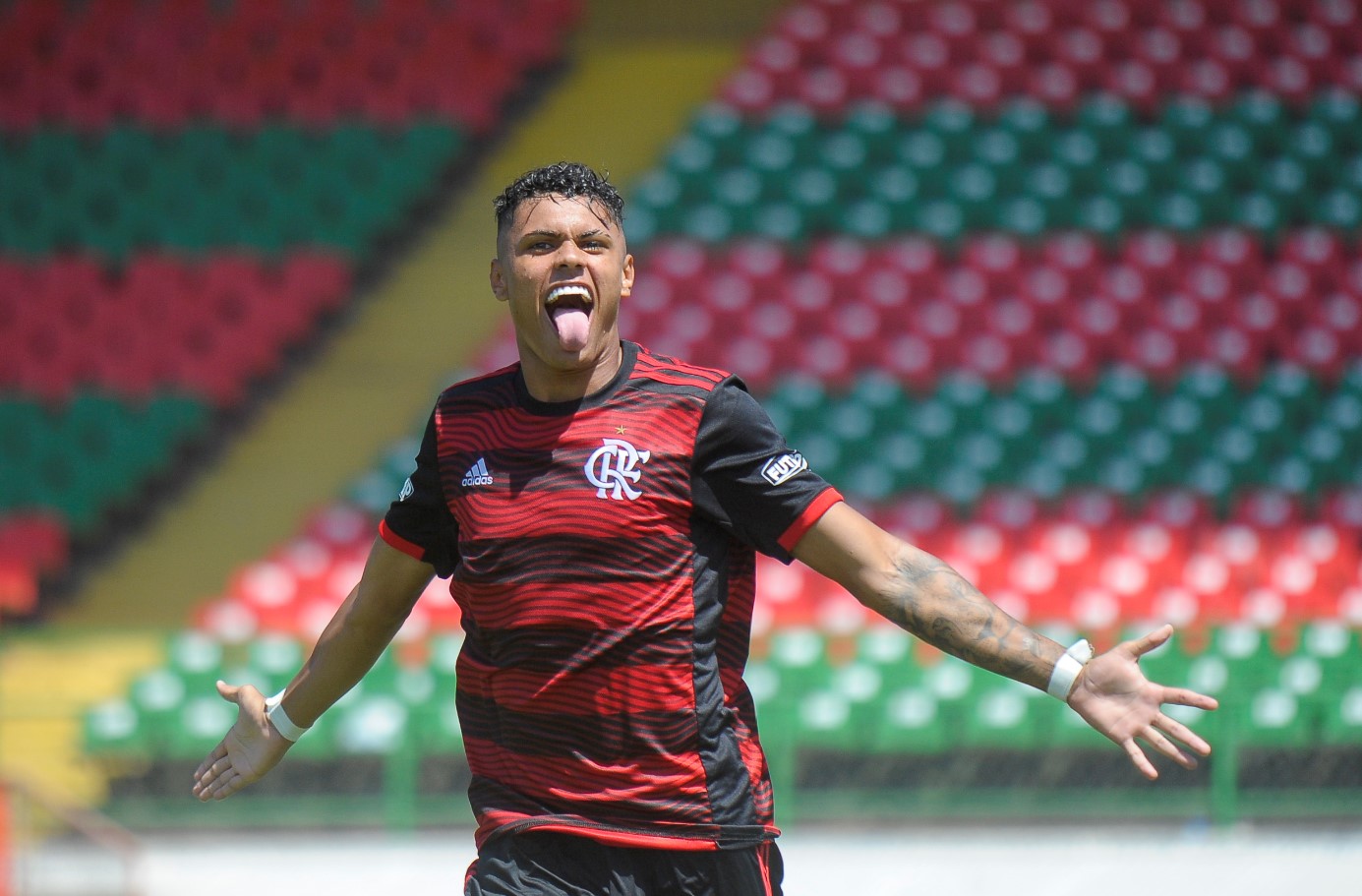 Flamengo estreia com triunfo de virada no Carioca Sub-20