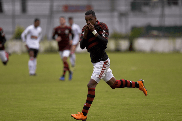 Fortaleza acerta com atacante que pertencia ao Flamengo