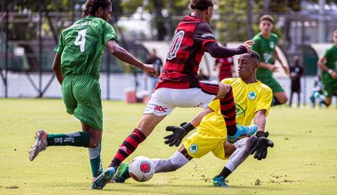 Com gol de pênalti nos acréscimos, Flamengo escapa de derrota no Carioca Sub-20