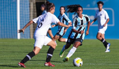 Santos goleia Grêmio e põe um pé na final do Brasileiro Sub-17 Feminino