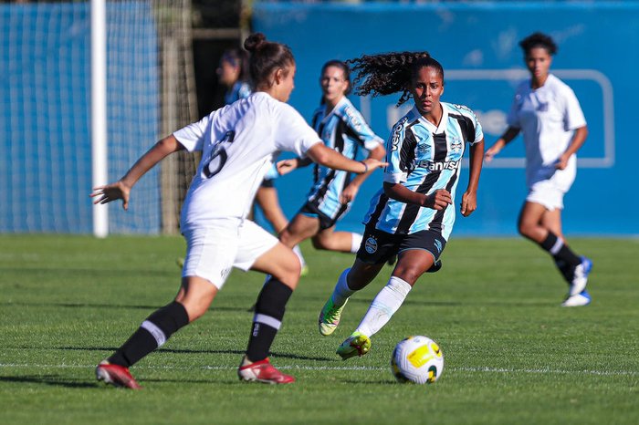 Santos goleia Grêmio e põe um pé na final do Brasileiro Sub-17 Feminino