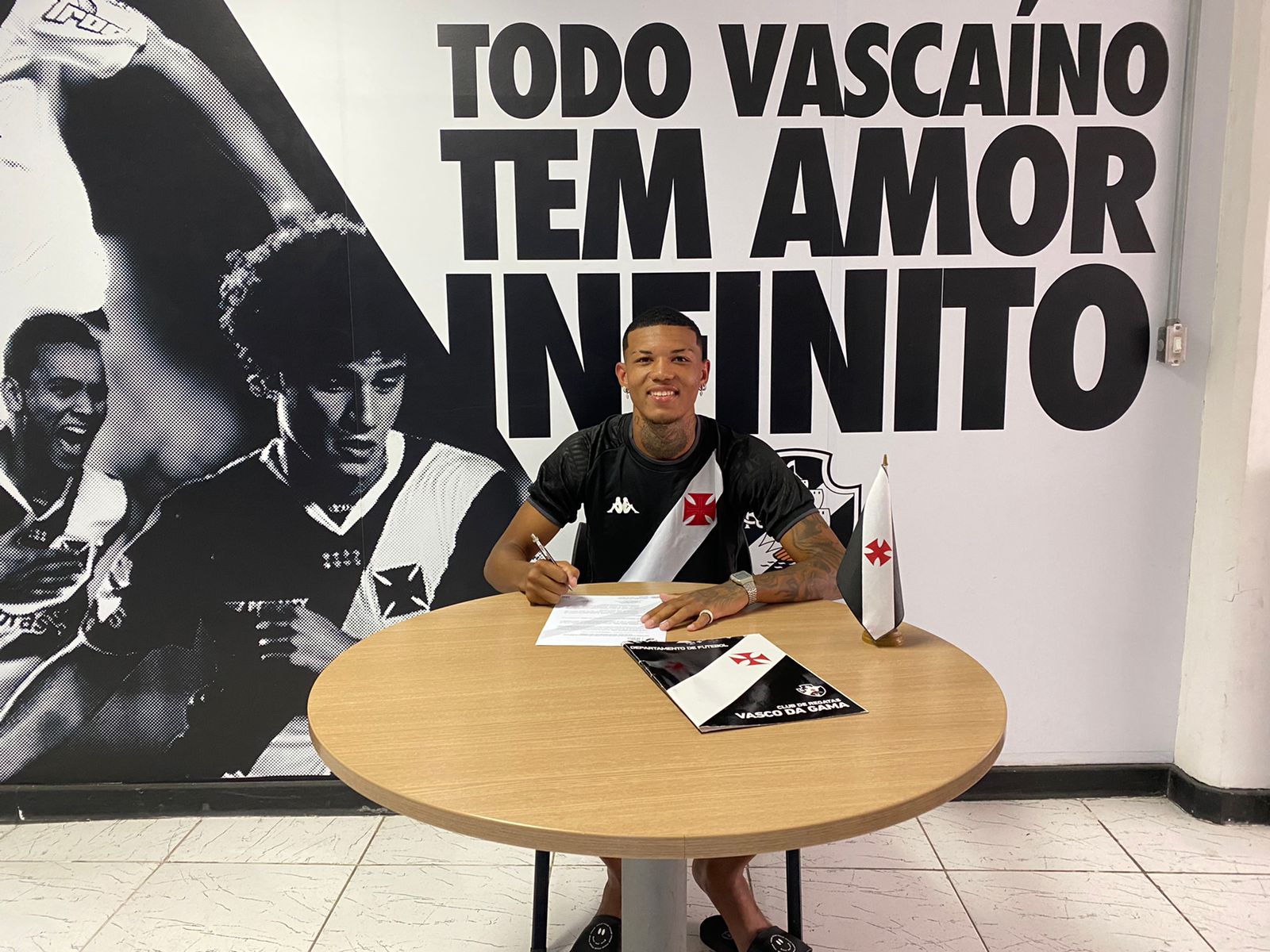 Vasco acerta a contratação de zagueiro para a equipe sub-20