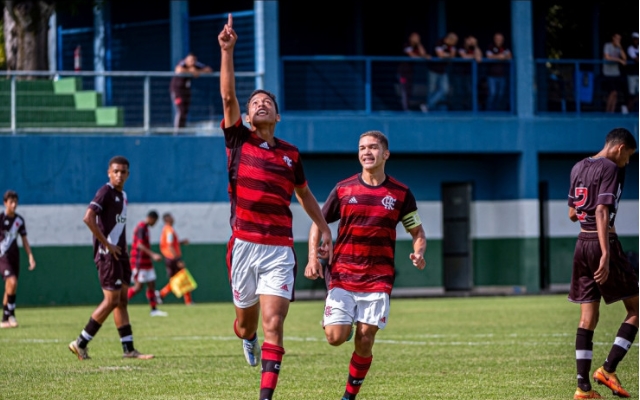 Flamengo vence Vasco e amplia vantagem na semifinal da Copa Rio Sub-15
