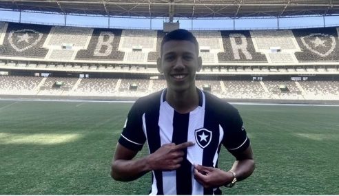 Botafogo anuncia jovem atacante do Maricá