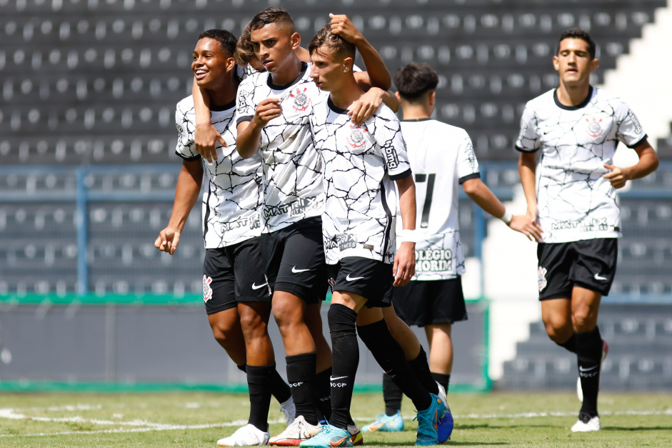 Corinthians triunfa em casa e garante vaga antecipada na 2ª fase do Paulista Sub-17