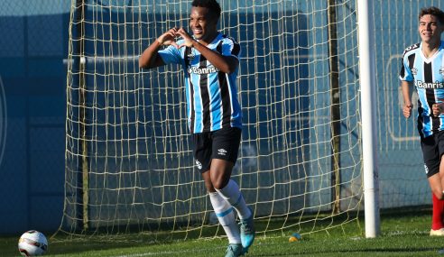 Grêmio goleia Sapucaiense e termina invicto a 1ª fase do Gaúcho Sub-20