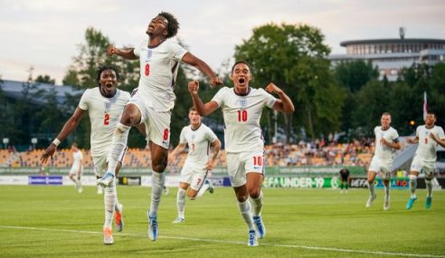 Inglaterra garante vaga antecipada na semifinal da Euro Sub-19