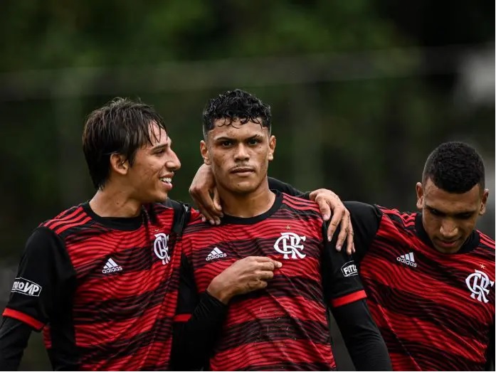 Flamengo goleia São Paulo na abertura do Brasileiro Sub-20