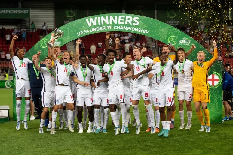 Inglaterra conquista Euro Sub-19 na prorrogação