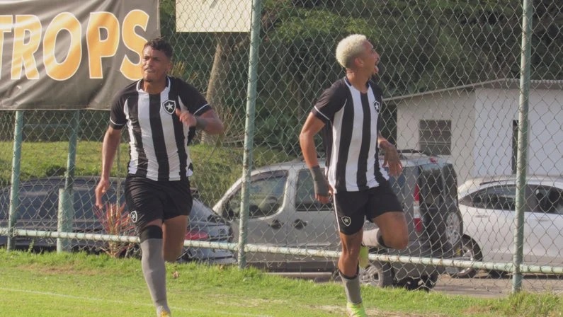 Botafogo ganha do Fortaleza por 3 a 1 pelo Brasileiro Sub-20