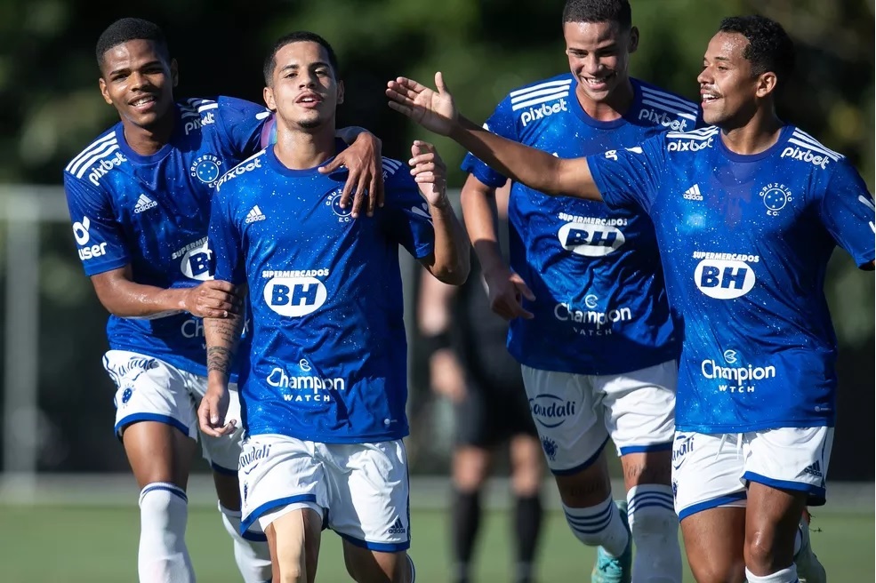 Cruzeiro sub-20 vence primeiro jogo oficial realizado na Toca da Raposa II