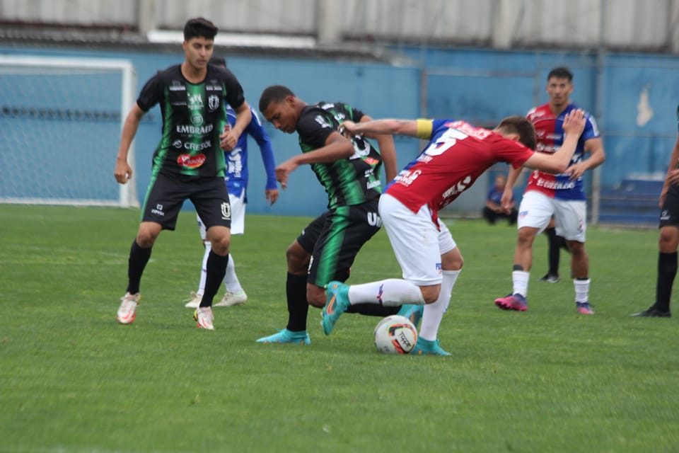 Paraná Clube e Maringá empatam em jogo de seis gols no Paranaense Sub-20