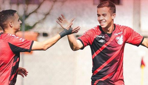 Athletico-PR goleia Atlético-GO e segue líder do seu grupo no Brasileiro Sub-17