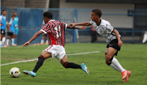 Com gol nos acréscimos, Corinthians vira sobre o São Paulo no Brasileiro Sub-17