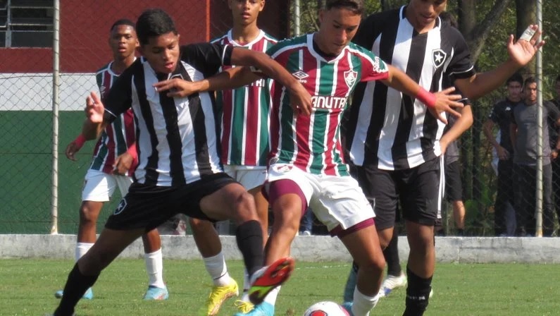 Fluminense perde para o Botafogo nos pênaltis pelo Carioca Sub-15