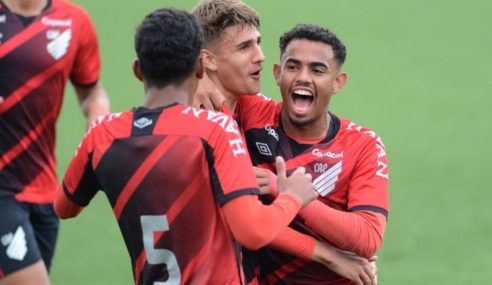 Athletico-PR massacra Red Bull Bragantino e segue líder no Brasileiro Sub-17