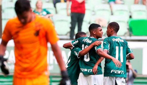 Palmeiras goleia Athletico-PR na ida da semifinal do Brasileiro Sub-17