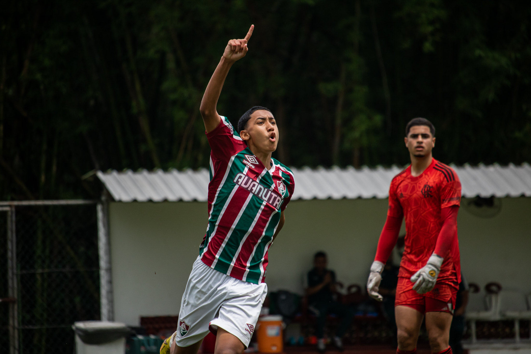Tricolor vence clássico Fla-Flu pelo Torneio Guilherme Embry