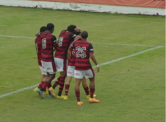 Flamengo ganha outra vez do América-MG e vai às quartas da Copa do BR Sub-20