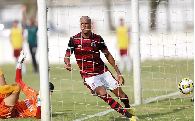 Flamengo ganha do Fluminense-PI na ida das quartas da Copa do Brasil Sub-20