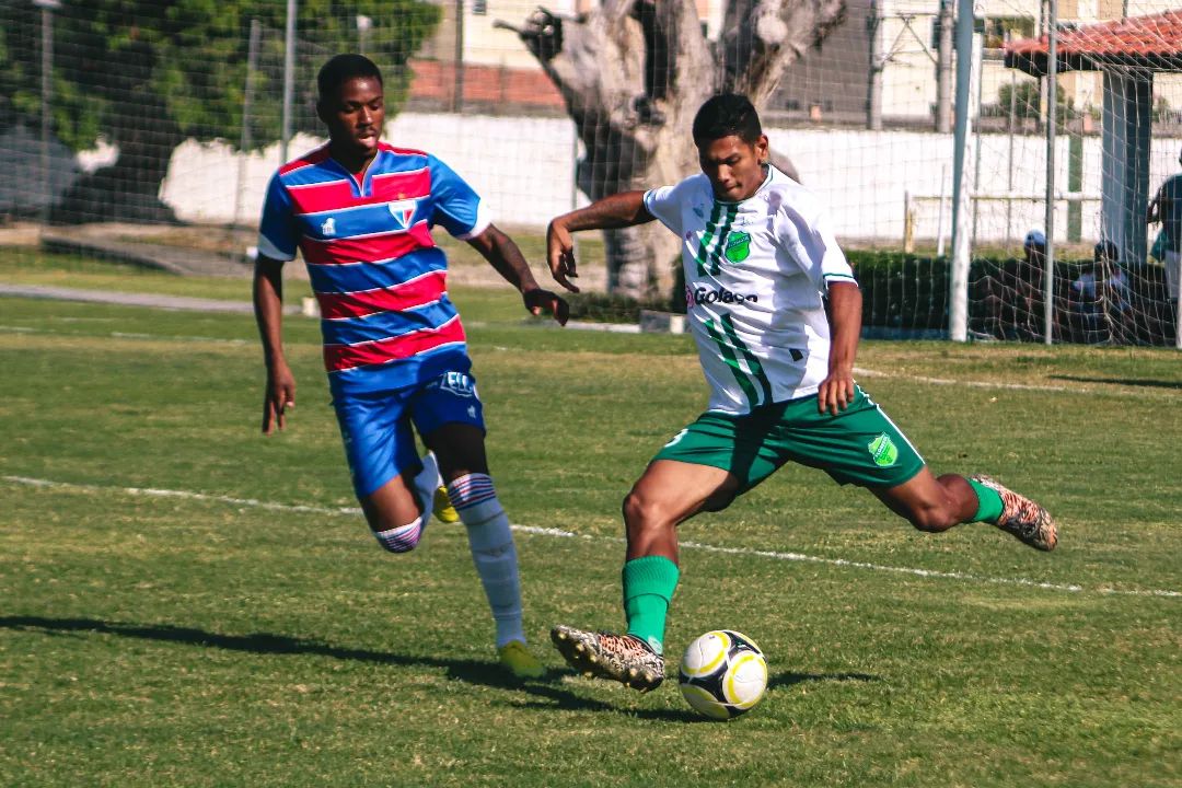 Floresta e Fortaleza empatam duelo de ida das semifinais do Cearense Sub-20