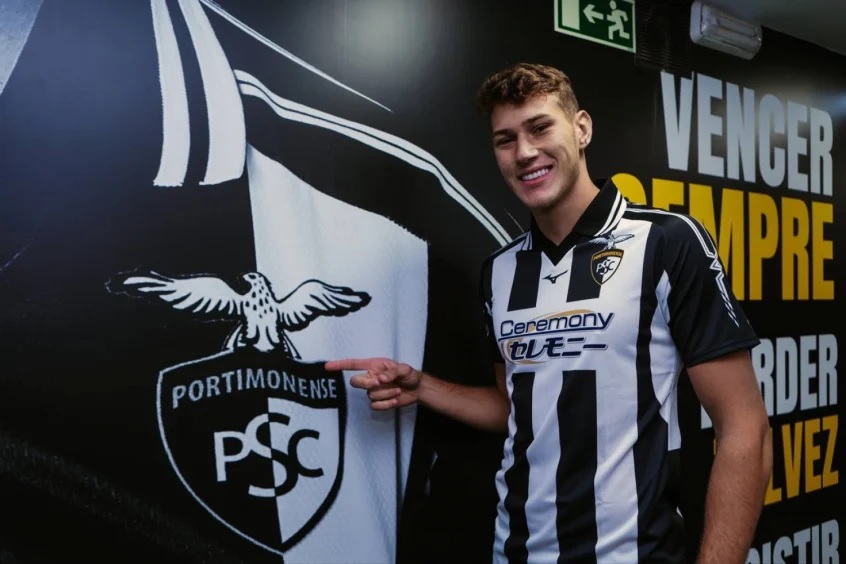 Portimonense confirma acerto com zagueiro da base do Corinthians