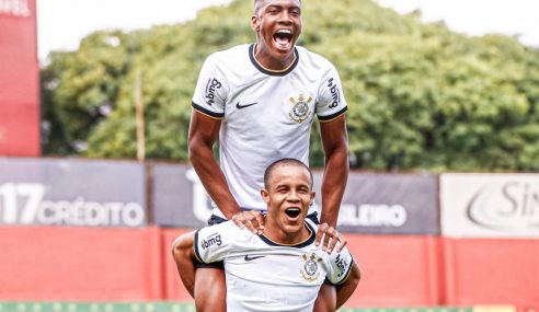 Corinthians goleia RB Bragantino e mantém liderança no Brasileiro Sub-20