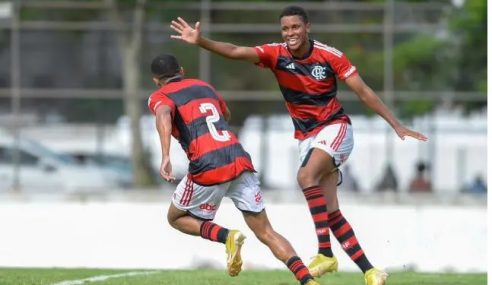 Flamengo bate Ceará e segue líder no Brasileiro Sub-20
