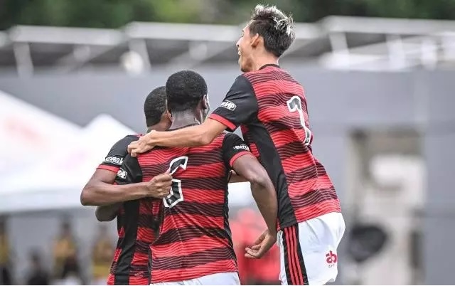 Flamengo estreia no Carioca Sub-20 aplicando goleada