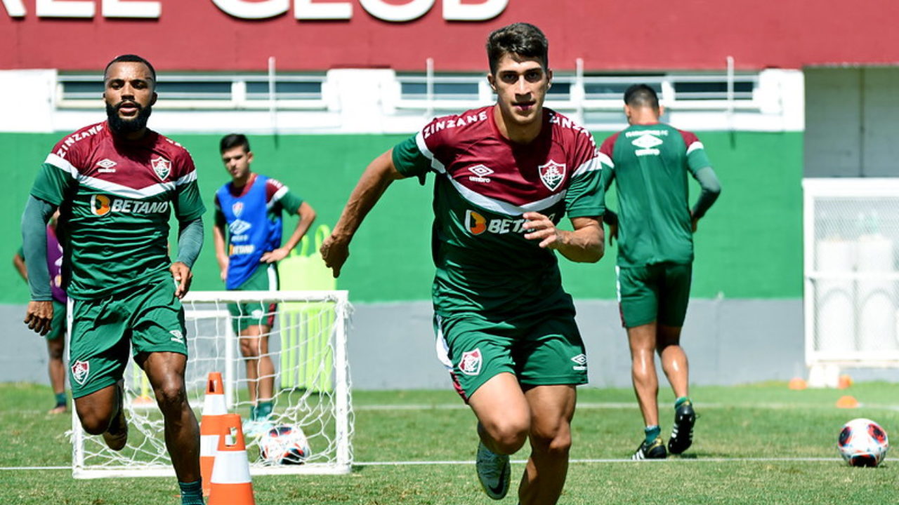 Fluminense contrata jovem meia do Santos por empréstimo