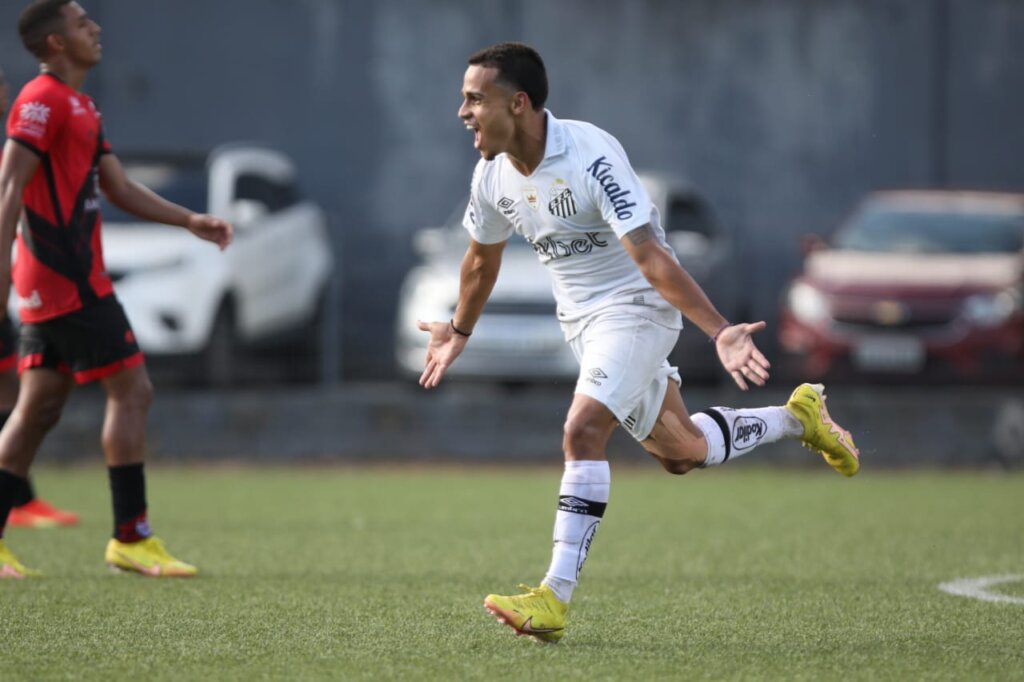 Santos bate Atlético-GO em jogo com virada e seis gols pelo Brasileiro Sub-20