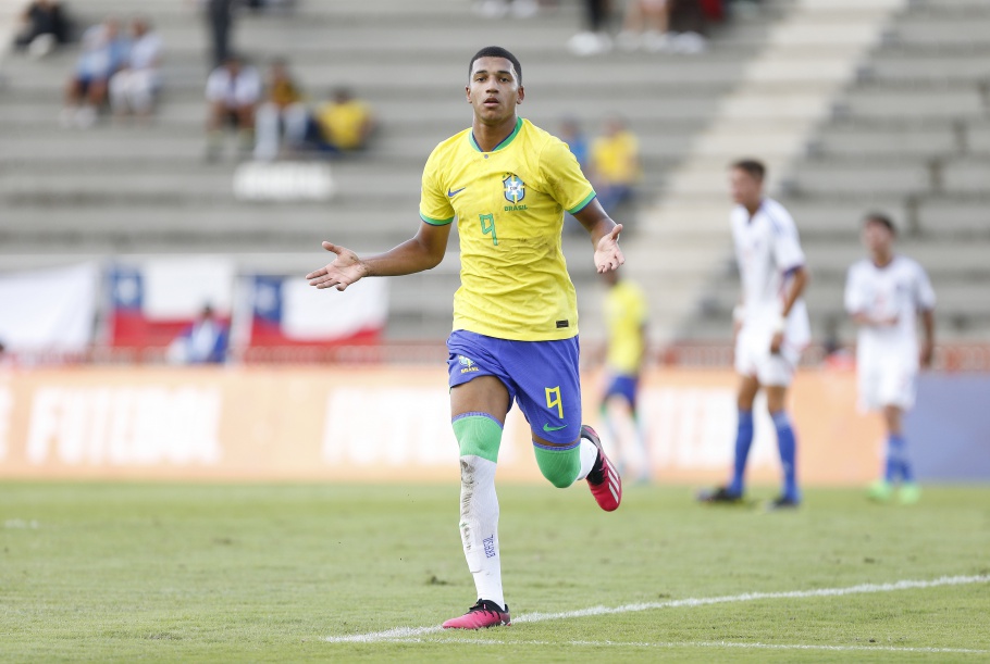 Brasil goleia Chile e é campeão sul-americano sub-17 - Placar - O futebol  sem barreiras para você