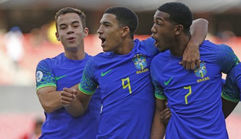 Brasil goleia e segue na briga pelo título sul-americano sub-17