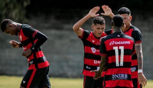 Vitória goleia e Bahia perde em estreia no Baiano Sub-20