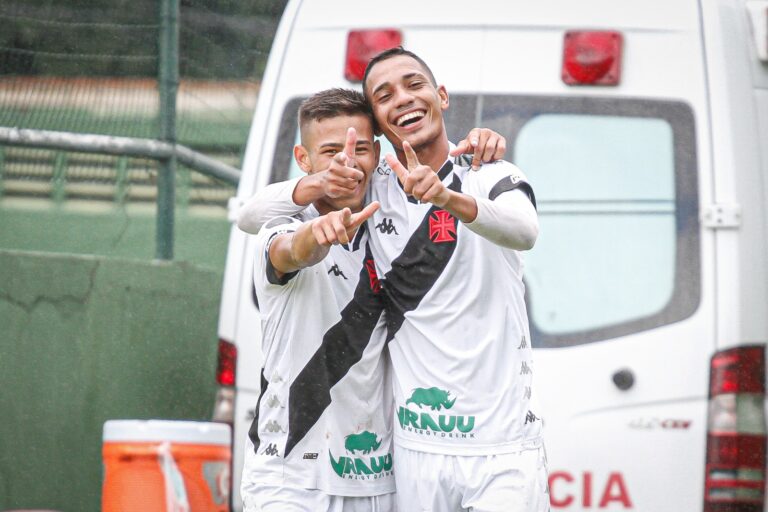 Vasco goleia Portuguesa e segue 100% no Carioca Sub-20