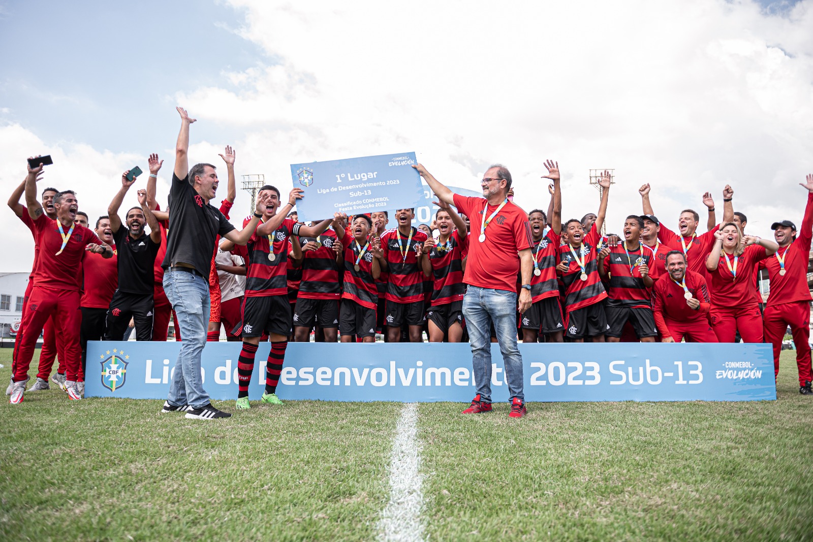 Flamengo vence Palmeiras e sagra-se campeão brasileiro sub-14
