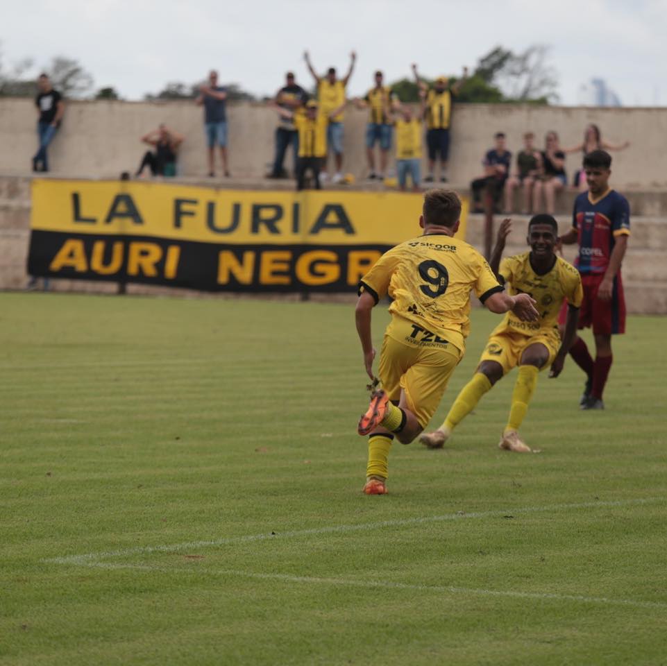Coritiba vence e Athletico empata em estreia no Paranaense Sub-17