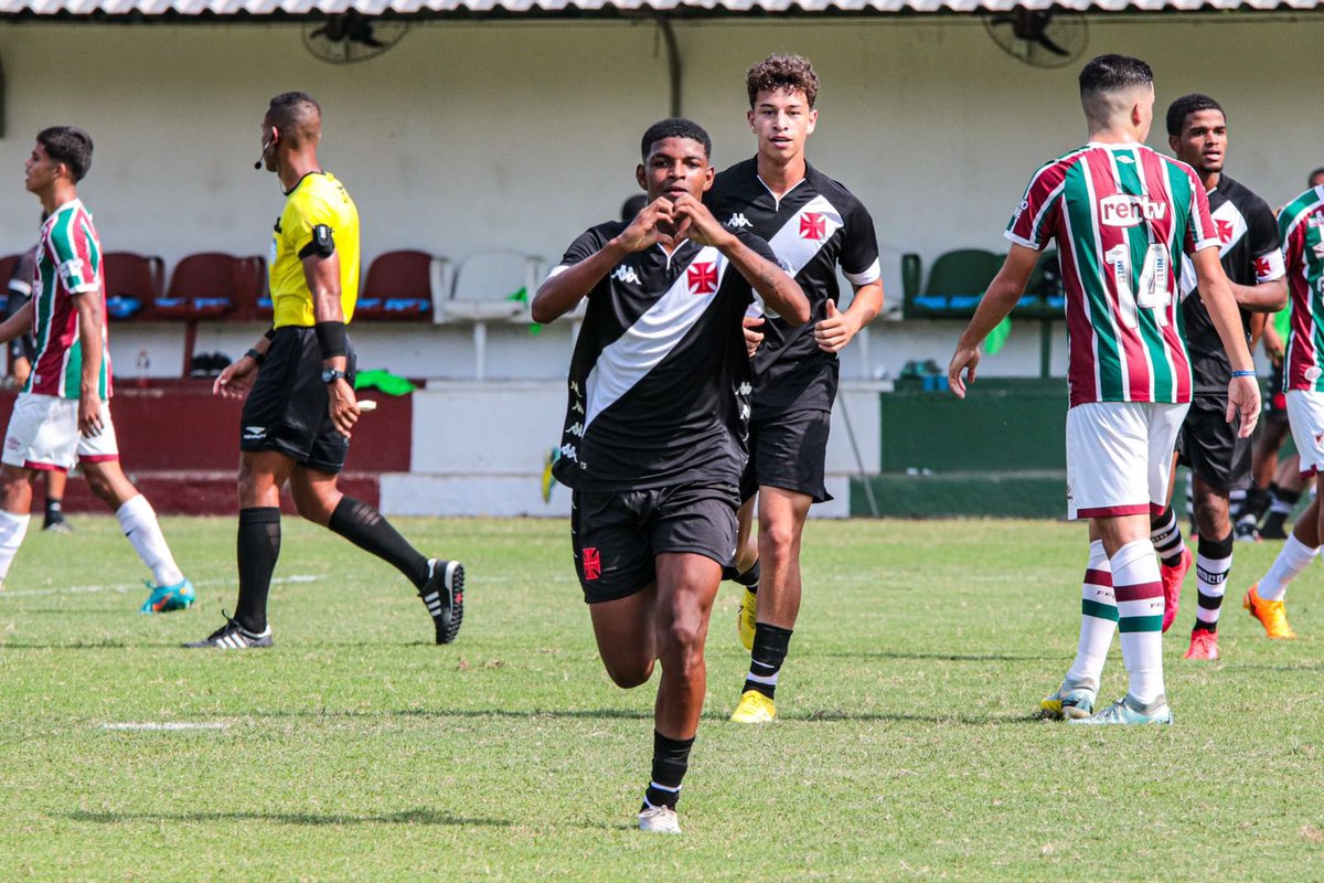 Vasco e Flamengo continuam na ponta da Copa Rio Sub-17