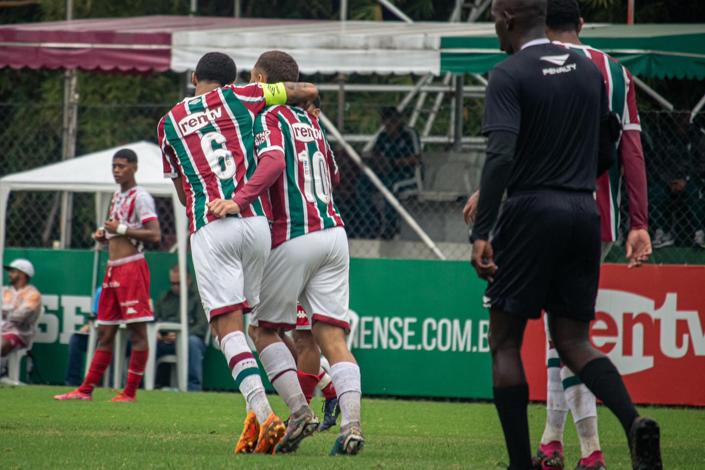 Fluminense mete 3 a 0 no Bangu e avança no Carioca Sub-20